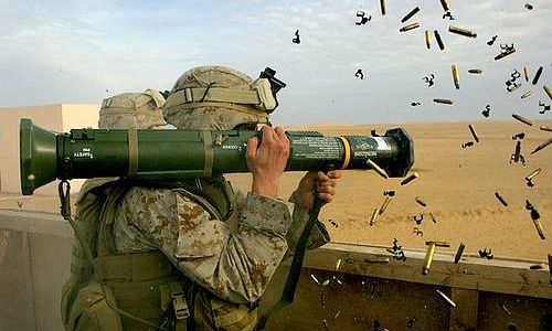 Soldat mit Bazooka (Bild: Youtube)