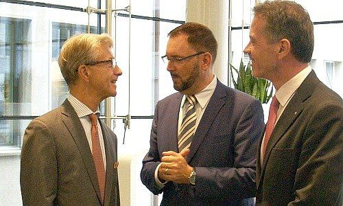 Bankierpräsident Herbert Scheidt, Hans-Peter Portmann, ZBV, Christian Bretscher, ZBV (von links)