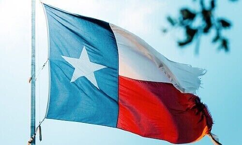 Flagge von Texas (Bild: Unsplash / Adam Thomas)