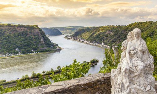 Die Lorelei über dem Rhein (Bild: Shutterstock)
