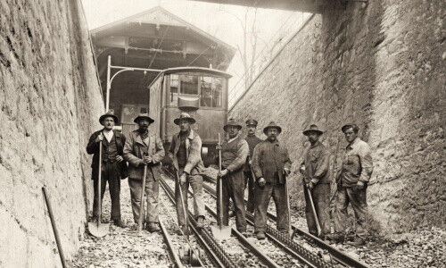 Gleisarbeiter beim Bau der Polybahn 1889 (Bild: Polybahn)