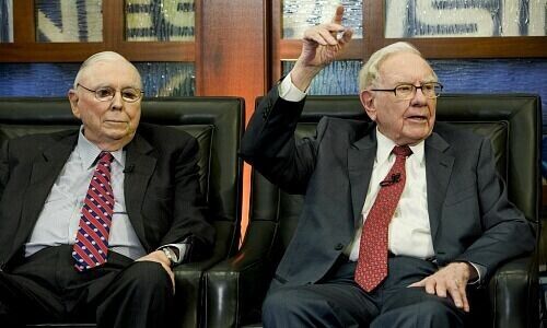 Warren Buffett (rechts) und sein langjähriger Mitstreiter Charlie Munger (links)
