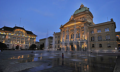Die SNB und das Bundeshaus (Bild: Shutterstock)