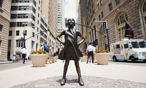Fearless Girl an der Wall Street, New York (Bild: Robert Bye, Unsplash)
