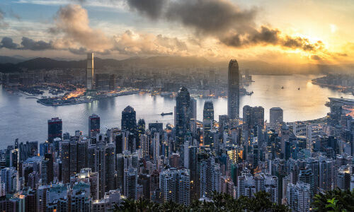Skyline von Hongkong (Bild: Unsplash / Ryan McManimie)