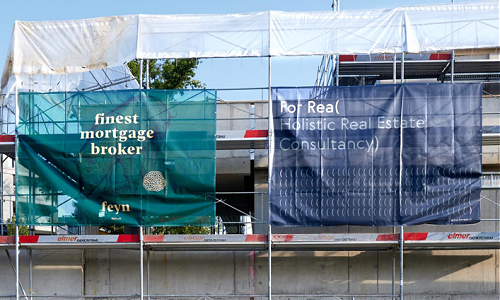 Feyn und For Real, gemeinsamer Auftritt auf einer Baustelle im Kanton Schwyz