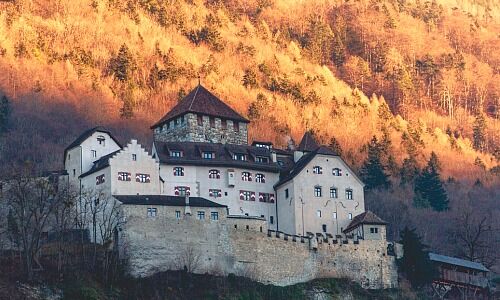 Schloss Vaduz, Liechtenstein (Bild: Henrique Ferreira / Unsplash)