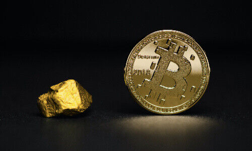 Gold und Bitcoin (Bild: Aleksi Räisä, Unsplash)