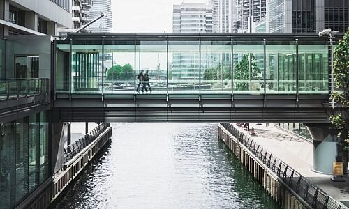 Canary Wharf, London (Bild: Unsplash / Roman Fox) Canary Wharf, London