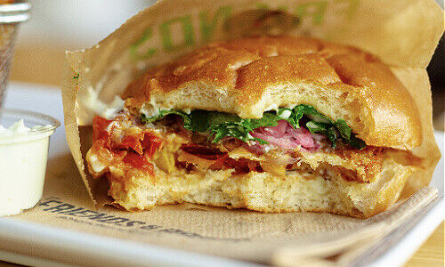 Vegan Burger (Bild: K8, Unsplash)
