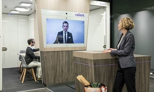 Digitalisierte Filiale der Bank Valiant in Brugg AG