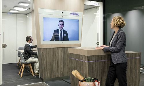 Digitalisierte Filiale der Bank Valiant in Brugg AG