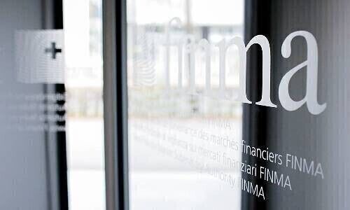 Das Organigramm wird umgebaut, das Logo bleibt (Bild: Finma)