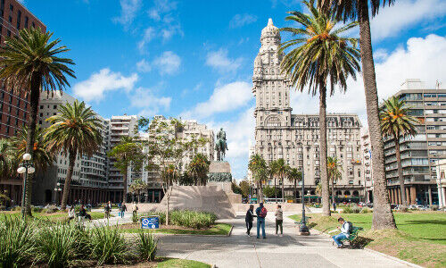 Eine Debütantin aus Südamerika: Uruguay (mit der Hauptstadt Montevideo) beschaffte sich erstmals Mittel am Schweizer Anleihenmarkt. (Bild: Shutterstock)