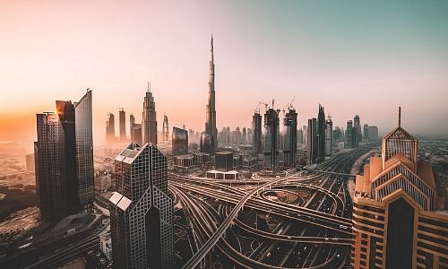 Dubai (Bild: Unsplash / David Rodrigo)