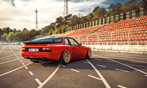 Porsche 944 555