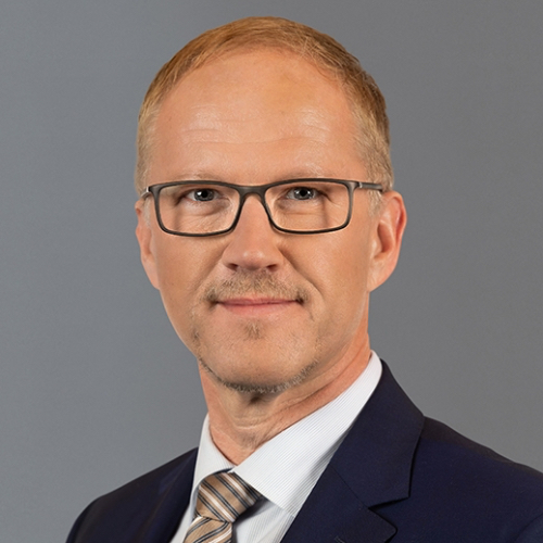 Porträt Peter Schirmbeck/ Vorstandsvorsitzender der DZ Privatbank S.A. während eines Porträtshootings für die DZ PRIVATBANK S.A. in den Räumen der Bank in Luxemburg am Freitag, 21.06.2019