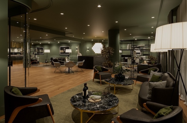 27759 WineBank EG Lay 10 S1 2