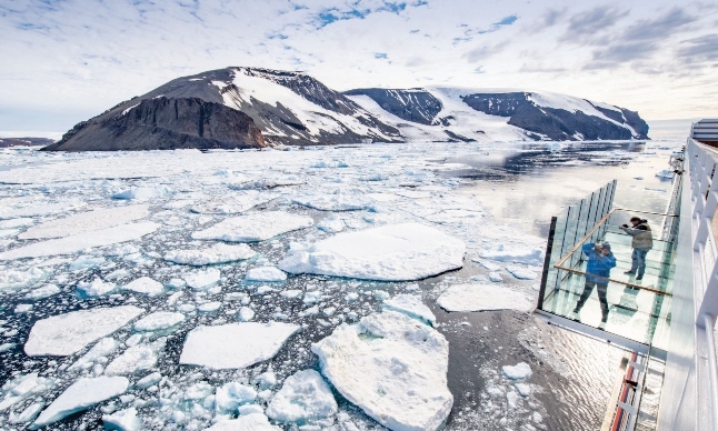 gläserner balkon rath
