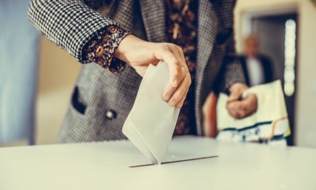 Who Moved Swiss Finance? Cast Your Vote