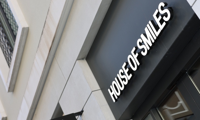Orthodontist Nazanin Böhle on Natural Smiles and Status Symbols